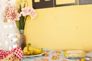 Tapioca fresca e frutas locais no café da manhã incluso na Pousada Costa do Mar, Praia de Peito de Moça.